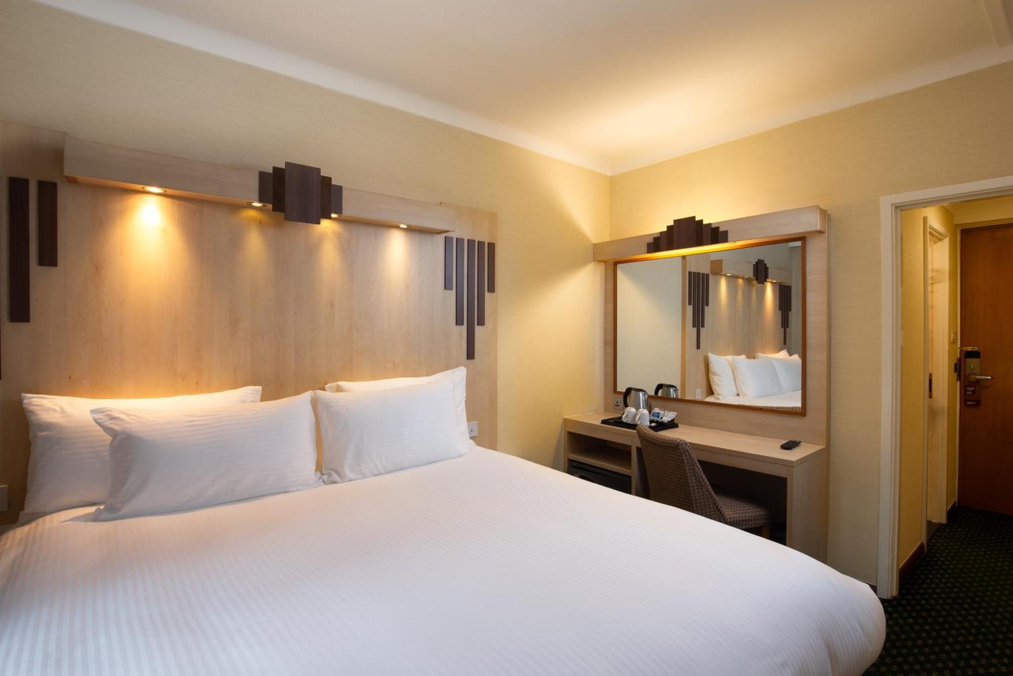 Tavistock Hotel ลอนดอน ภายนอก รูปภาพ