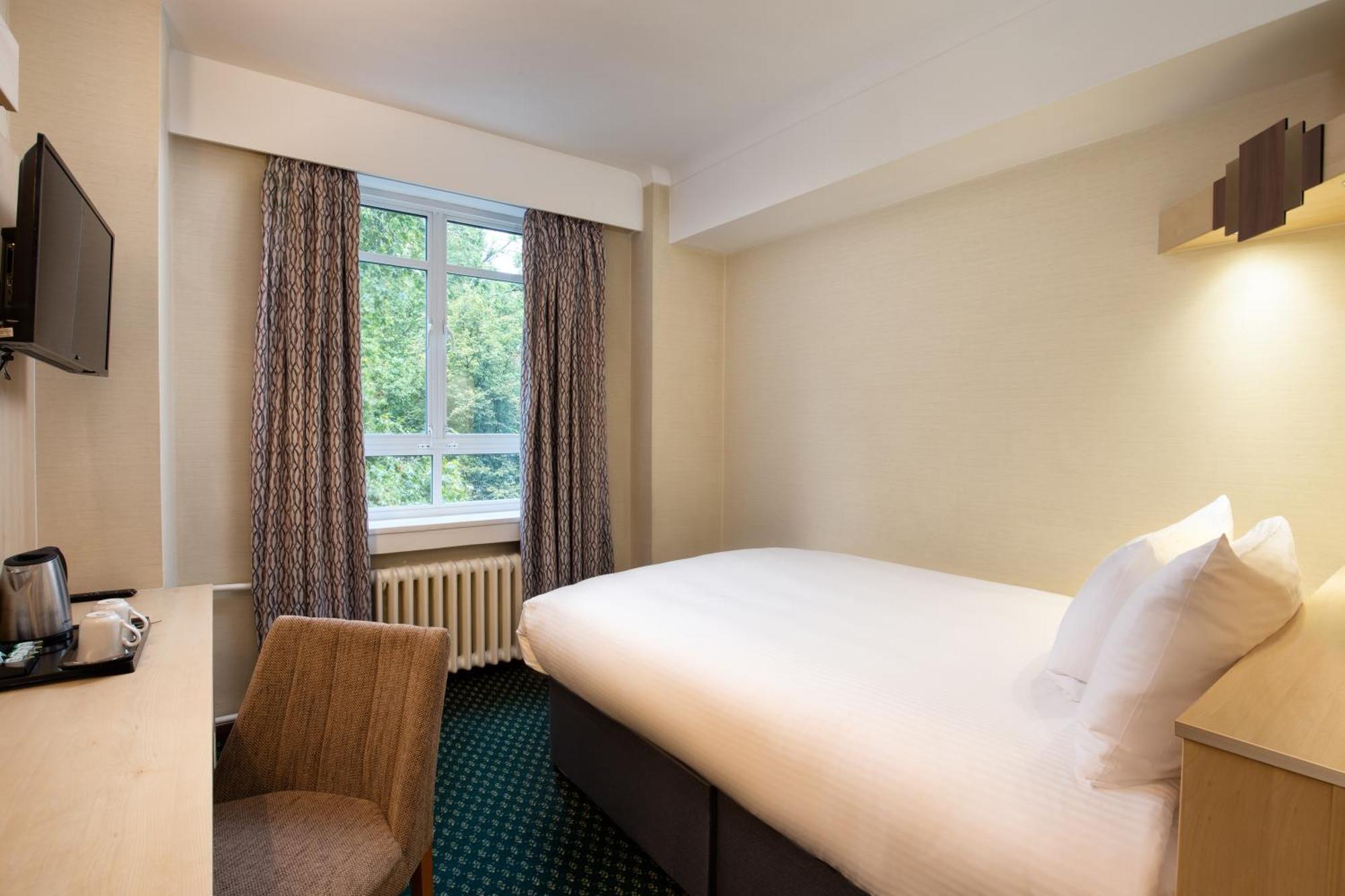 Tavistock Hotel ลอนดอน ภายนอก รูปภาพ