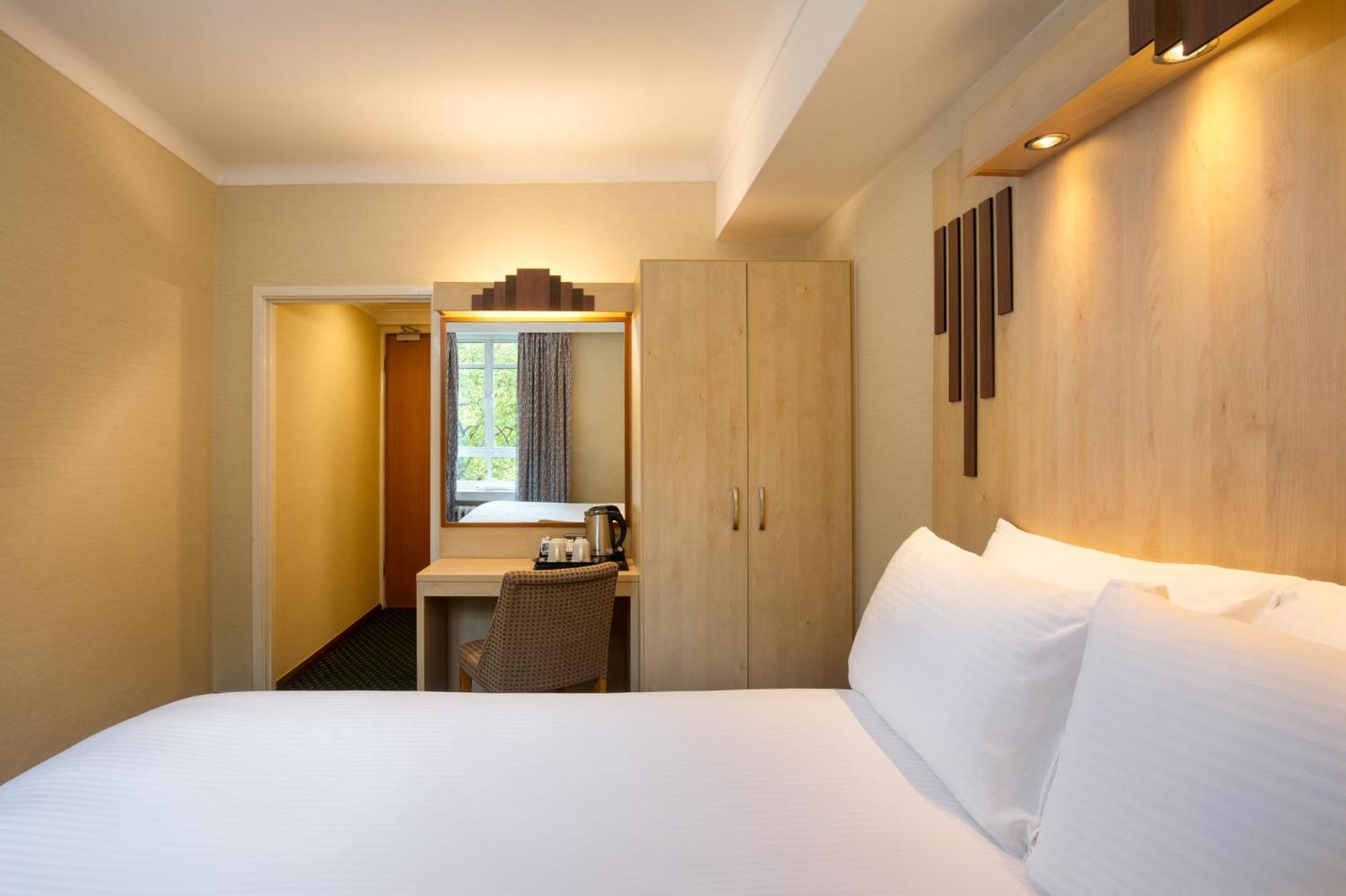 Tavistock Hotel ลอนดอน ภายนอก รูปภาพ