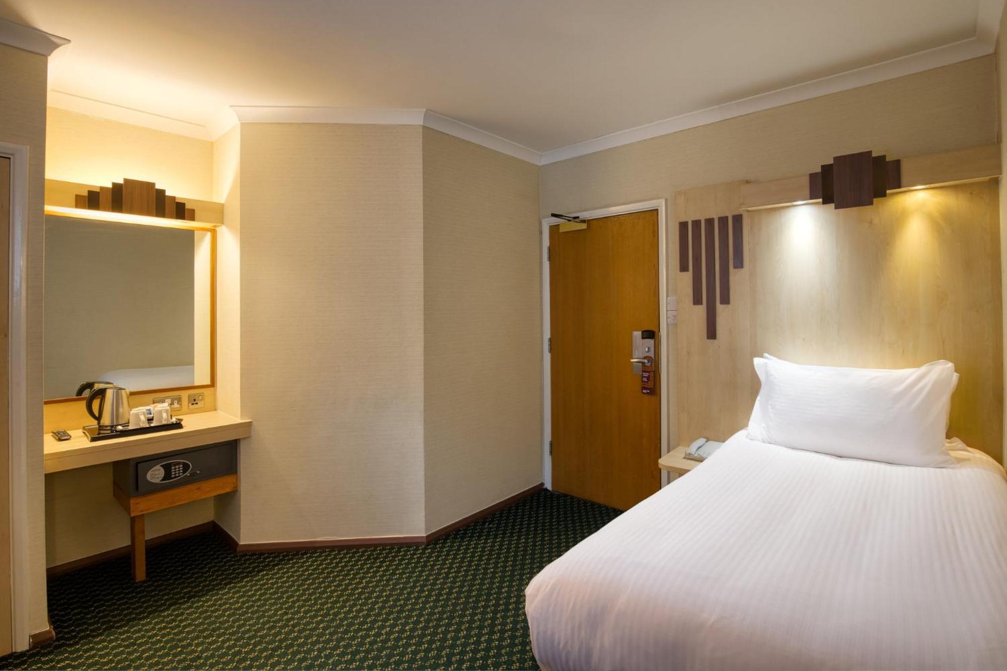 Tavistock Hotel ลอนดอน ภายนอก รูปภาพ