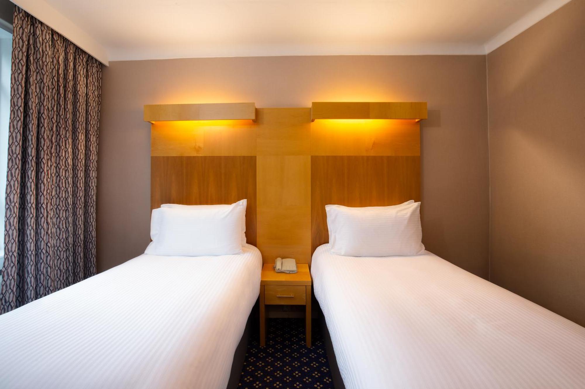 Tavistock Hotel ลอนดอน ภายนอก รูปภาพ
