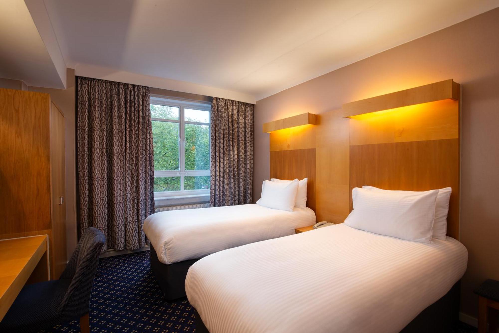 Tavistock Hotel ลอนดอน ภายนอก รูปภาพ
